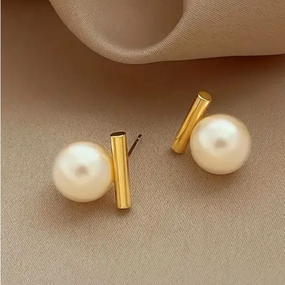 Bar Pearl Earrings - Picture 1 of 4